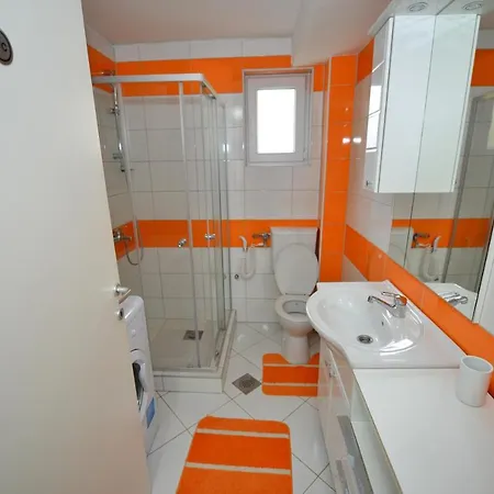 Apartment Mirela *